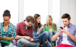التواصل الاجتماعي عند المراهقين