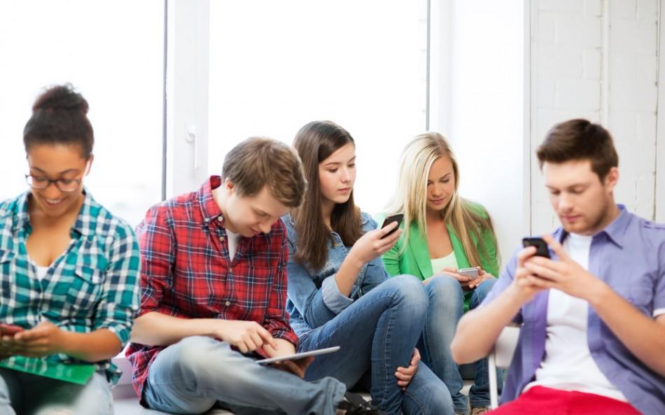 التواصل الاجتماعي عند المراهقين
