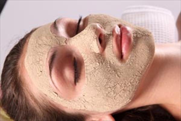 قناع الخميرة والعسل لتنقية البشرة